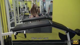 HUNT4K. Muscled Bf Watches How Wellshaped Teen Girl Cheats-9