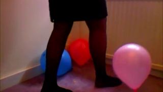 ﻿Balloon High Heel and Foot Pop (High Heels porn)-4