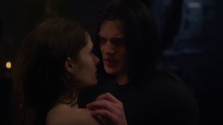 Discover Olivia Grace Applegate's Hottest Scenes! 🔥-6