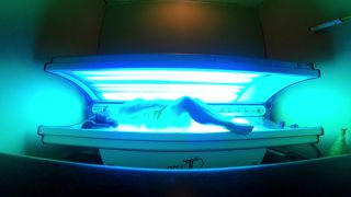 Sexy BBW Playing Public Tanning Bed BBW!-7