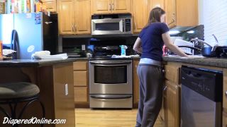 Diaperedonline2Taylor P Taylor Diapered Cleaning Kitchen-8