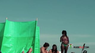 3 nudistas hidden video  one-1