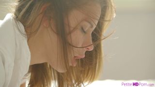 Video Emma Brown Petite Passion 1080p FullHD-2
