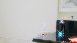 Emma Starr Can't Put a Price on Quality (Squirt)-2