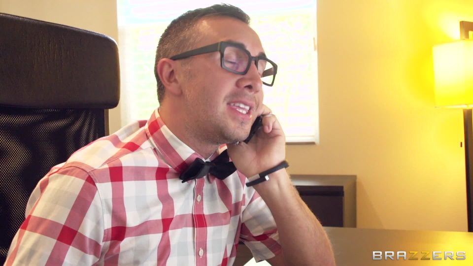 Emma Starr Can't Put a Price on Quality (Squirt)