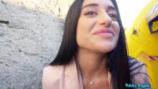 Ara Mix – Skinny Russian Bus Stop Pickup 15.11.2023 Skinny!-1