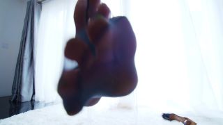 7132 Footfetish, licks feet, Foot Worship-2