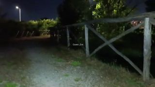 Cuckold Hubby REAL DOGGING - MOGLIE PUTTANA SUCCHIA CAZZI AI GUARDONI IN PUBBLICO-2