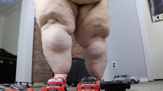 Ssbbwjuicyjackie Plays With Toy Cars In Her Pink Bra Blowjob-3