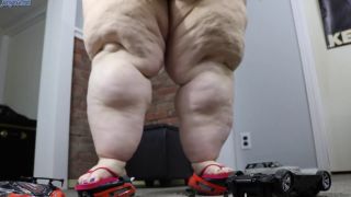 Ssbbwjuicyjackie Plays With Toy Cars In Her Pink Bra Blowjob-4