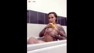 [GetFreeDays.com] Paige is horny in the bath and shes going to clean her pussy then suck a BBC dildo then fuck it Sex Leak May 2023-0