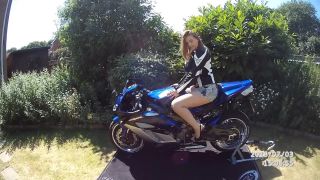 LottiiRose Lottiirose - who would like to see this biker chick full video tip for a full video over mins 19-07-2018-3