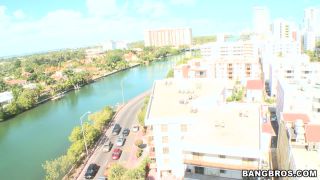 Reina Huge All Naturals (Cumshot)-1