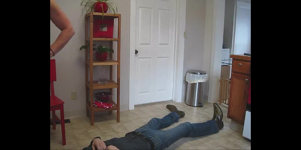 Foot Bitch Get's his nuts kicked! Download Porn Videos i...