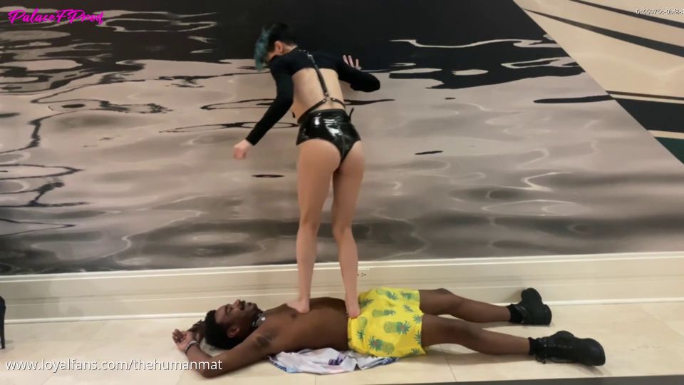  Femdom LoyalFans: THEHUMANMAT - Jetts First Time Hard Trampling In Public Femdom 
