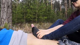 Oksifootjob - Beautiful Public Footjob And Sockjob In The Park on feet porn -5