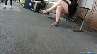 Milf crossed legs upskirt-6