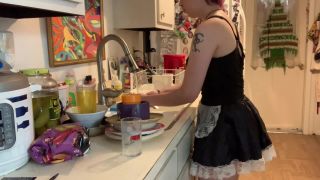 Maid Doing Dishes Webcam-6