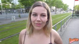 DaddysLuder - Titten und Fotzen-Flashing in Frankfurt-3