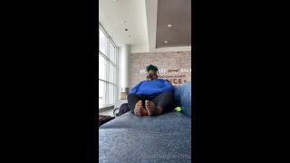 hardcore Beautyful_footsies aka bfootsies - 06-25-2020 OnlyFans Video - Airport blues video Beautyful_footsies-8