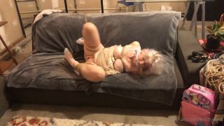 knottydevil 2023-10-31_Here_are_a_few_clips_of_pixiebait_and_bluberrydream_in_a_l.._bbec -9