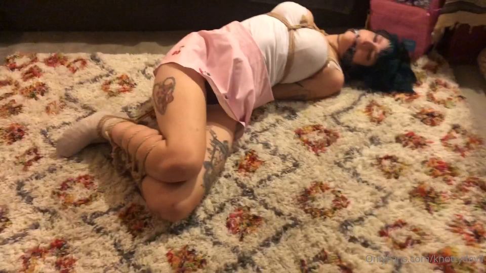 knottydevil 2023-10-31_Here_are_a_few_clips_of_pixiebait_and_bluberrydream_in_a_l.._bbec 