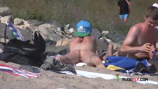 Dame damsel on the nude plage with big mammories, but a big body,  too-0