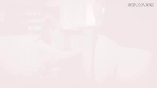 Reducing Mosaic SORA-007 今年の夏も記録的な猛暑が続いて毎日毎日溶けてしまいそうなほどに暑くて暑いのが苦手な僕は本当に気が滅入るのだが気温が上がれば上がる程それに比例して薄着になっていくタンクトップ兄嫁の無防備な脇パイから今日も目が離せない 宮瀬リコ-6