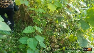 Quickie Sa Gubat  Risky Outdoor May Nakakita Samin While Fucking.-1