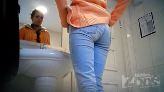 free porn clip 18 Voyeur – Her beautiful ass on voyeur -7