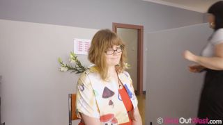 Curvy Busty Amateur With Glasses Masturbates During Interview-2