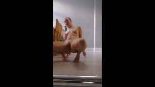 UKCuteGirl () Ukcutegirl - naked post run stretching 19-01-2019-0