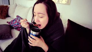 Lalunalewd – Mommy Caught Naked During Movie.-1