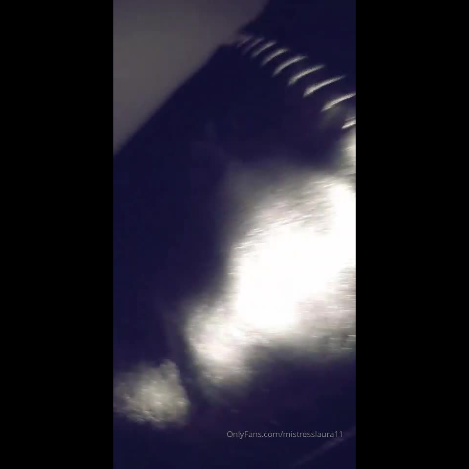 Miss Laura - mistresslaura11 () Mistresslaura - clip slave is verbally abused and made to worship leather outfit long boots 25-10-2019