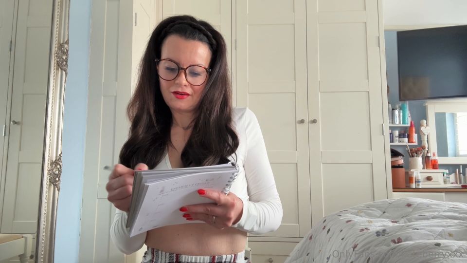 Jessica Sin aka Kate Berry I love a little roleplay video and here is my latest one - Imagine my boss trying to take advantage o
