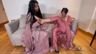 Haram Muslim Lesbian Babes: ThatBritishGirl's Steamy Scenes-3