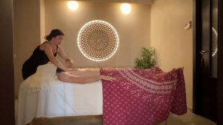 7107 Bali Massage Part 1 with Hot Oils Mike and Jackie 1080p-8