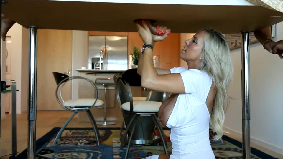 Sandra Otterson Wifeys Milking Table (Amateur porn)