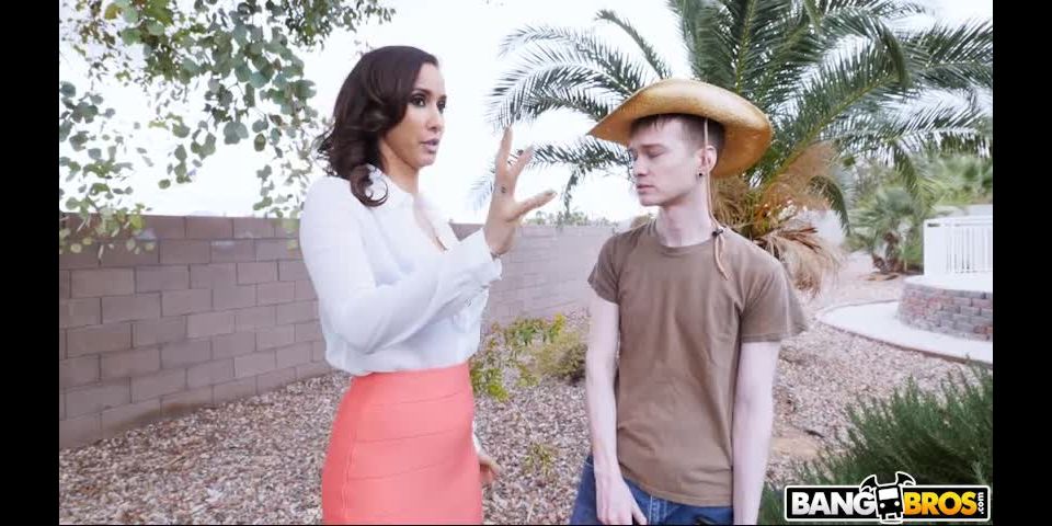 Isis Love – Horny MILF Dominating The Gardener