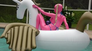 7696 The Big Boob Rubberdoll Horny On The Pegasus Pool Float-1