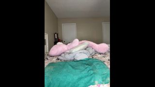 Mary Moody brunette Mary Moody Teases Her Big Natural Tits in Steamy Sucking Video-2