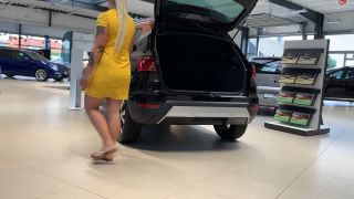 devil-sophie - Sophie sucht ein neues Auto - 4 Rohr Auspuffanlage - Da muss ich doch  - amateur - german hot amateur couple-1