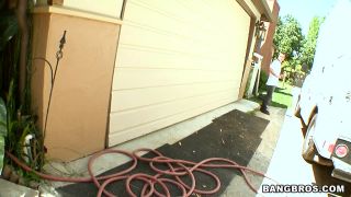 Brittany Harper, Callie Cobra, Missi Daniels Fresh Milk At The Farmers Market (Amateur porn)-0