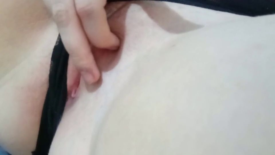 Masturbation Porn con su pantie negro se toca completa