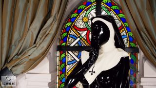 00416 - Nun trains throat.-1