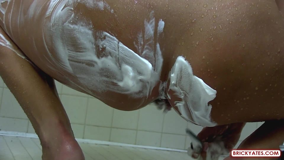 Christy Kindergarten Teacher Shaving in the Shower (MILF porn)