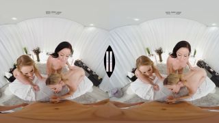 Daisy Stone, Jennifer White, Riley Reyes - Three sexy bab...-7