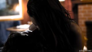 Vanna Bardot's Long Kiss Goodbye X: Erotic Farewell Scene-1