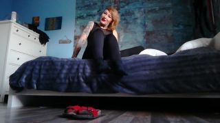 adult xxx clip 45 Lady Demona - Lutsch meine Socken aus, schnüffel an meinen Schlappen on cumshot latina femdom-7