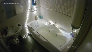 -Amateur HD- Group Bathtub Fun Voyeur 2025 Erik Harold-8